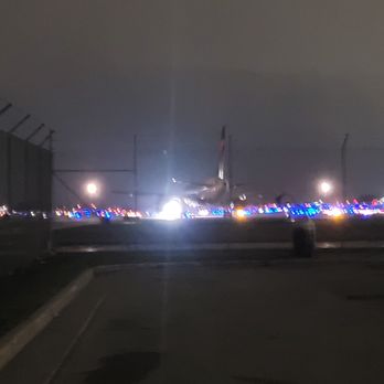 Mitchell Airport Observation Area - Transportation Near Me - Milwaukee, Wisconsin