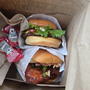Shake Shack Lancaster - Burber and Korean chicken sandwich - Burgers Near Me - Lancaster, Pennsylvania Shake Shack Lancaster - Burber and Korean chicken sandwich - Burgers Near Me - Lancaster, Pennsylvania