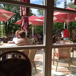 Hotel Jöckel - Café/Biergarten mit Blick zum See