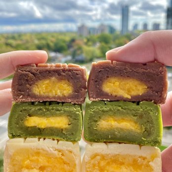 Deer Cake - Original, matcha, chocolate mooncake - Patisserie/Cake Shop Near Me - Markham, Ontario