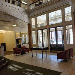 Wells Fargo Bank - Pretty lobby