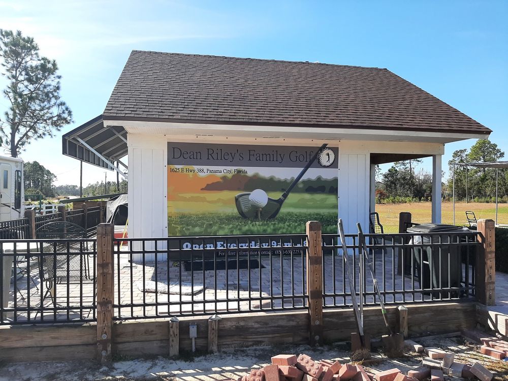 Dean Rileys Golf Centre Logo