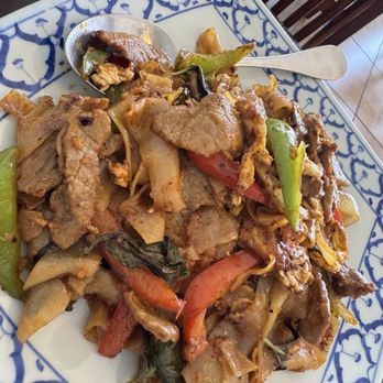 Lao Esan Kitchen - 43 - Pad Kee Mao (Drunken Noodles) - Thai Near Me - Lake Elsinore, California Lao Esan Kitchen - 43 - Pad Kee Mao (Drunken Noodles) - Thai Near Me - Lake Elsinore, California
