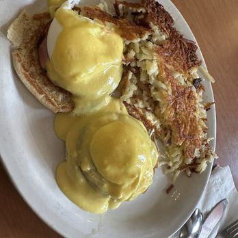 Carolyn's Cafe - Egg  Eggs Benedict - Breakfast & Brunch Near Me - Redlands, California