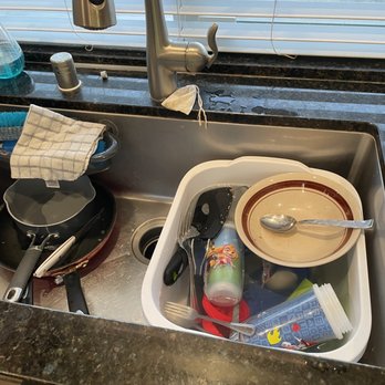 Four Seasons Home Cleaning - Maid service kitchen before - Home Cleaning Near Me Four Seasons Home Cleaning - Maid service kitchen before - Home Cleaning Near Me