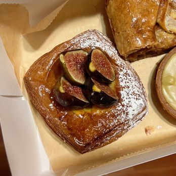 Rosetta Bakery - Fig Sfoglia - Bakeries Near Me - New York, New York
