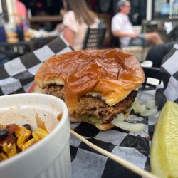RPM Full Service - Beyond burger with blackbean salad