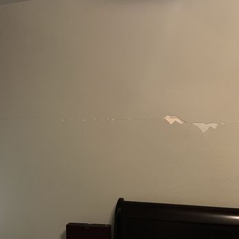 Grapevine TwentyFour 99 - Massive crack plaster falling off - Apartments Near Me - Grapevine, Texas