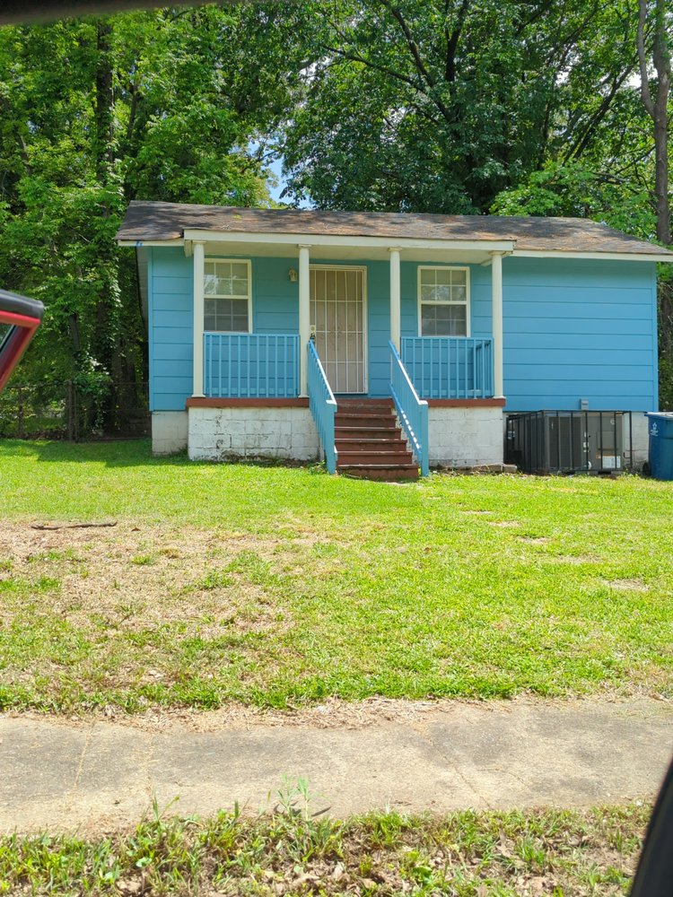 Slide of Benitez Roofing