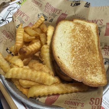 Sonny's BBQ - Kid's Pork Sandwich - Barbeque Near Me - Winter Park, Florida