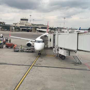 Swiss Airport - Fly with Swiss Airlines at Zürich Airport. - Zürich, ZH Swiss Airport - Fly with Swiss Airlines at Zürich Airport. - Zürich, ZH