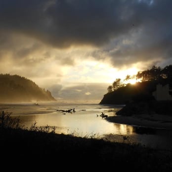 Proposal Rock Inn - After a storm. - Hotels Near Me - Neskowin, Oregon