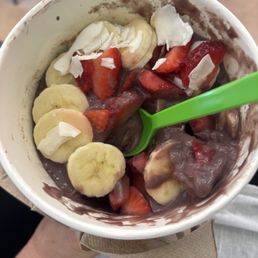 Tropical açaí bowl Tropical açaí bowl