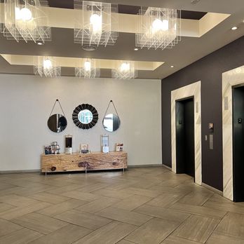 Kimpton Palomar Hotel Phoenix Cityscape - Floor 2 landing - Hotels Near Me - Phoenix, Arizona Kimpton Palomar Hotel Phoenix Cityscape - Floor 2 landing - Hotels Near Me - Phoenix, Arizona