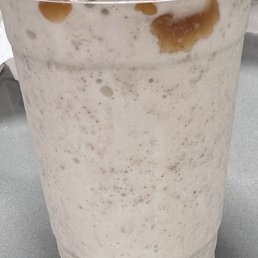 Peach cobbler milkshake Peach cobbler milkshake