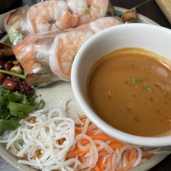 Little Sister - Spring rolls - Vietnamese Near Me - Los Angeles, California Little Sister - Spring rolls - Vietnamese Near Me - Los Angeles, California