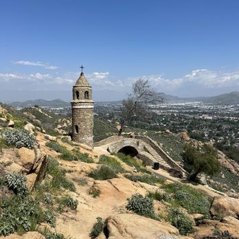 Mount Rubidoux Trail - Nice views at the top - Hiking Near Me - Riverside, California Mount Rubidoux Trail - Nice views at the top - Hiking Near Me - Riverside, California