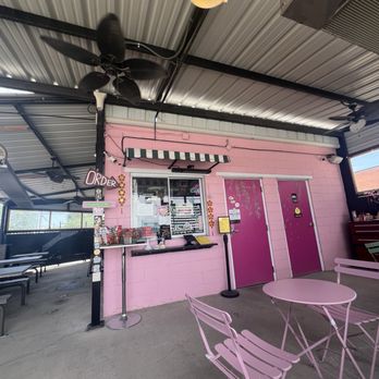 Chimlanh - Outside - Coffee & Tea Near Me - Dallas, Texas