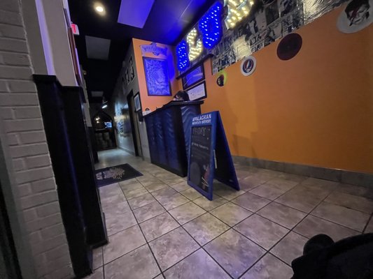 Blue Rock Pizza And Tap by null