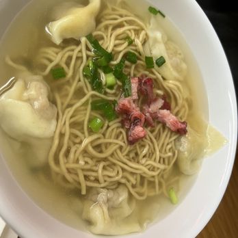 Palace Saimin - Large won ton min - Japanese Near Me - Honolulu, Hawaii