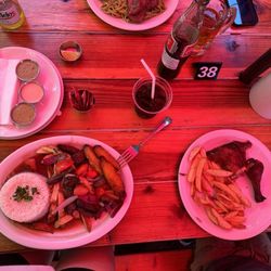 Tallarin Verde Plate with Papa a la huancaina, Lomo Saltado and a kids plate (2 piece of chicken, fries and plantains). Chef kiss!