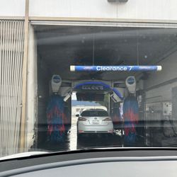 Mobil - Drive thru car wash