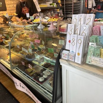 Defloured - Bakeries Near Me - Chicago, Illinois
