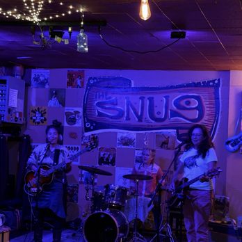 The Snug - Avalanche Lily at the Snuuuuug! - Bars Near Me - Portland, Oregon The Snug - Avalanche Lily at the Snuuuuug! - Bars Near Me - Portland, Oregon