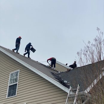 Superior Roofing & Siding - workers working on a roof - Roofing Near Me - Huntingtown, Maryland Superior Roofing & Siding - workers working on a roof - Roofing Near Me - Huntingtown, Maryland