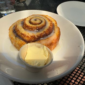 Uncle Eddie's - cinnamon roll - Sandwiches Near Me - Seattle, Washington Uncle Eddie's - cinnamon roll - Sandwiches Near Me - Seattle, Washington
