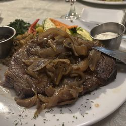 Bedillon's Cactus Garden & Museum - Prime rib with onions and mushrooms, side of au jus and horseradish, veggies, had soup but no picture