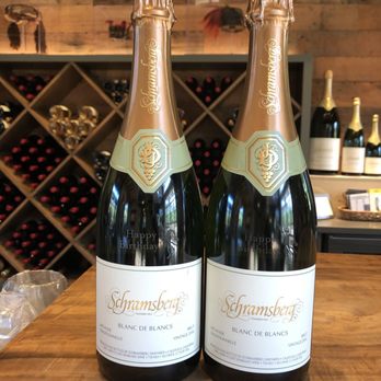 Davies Vineyards - Wine Tasting Room Near Me - Saint Helena, California