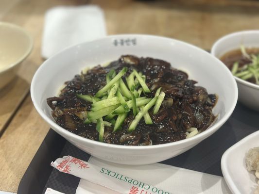 Paik's Noodle by null