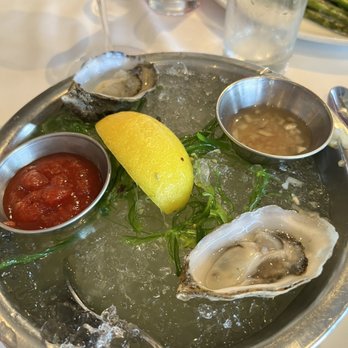 Cutters Crabhouse - Oysters - Seafood Near Me - Seattle, Washington Cutters Crabhouse - Oysters - Seafood Near Me - Seattle, Washington