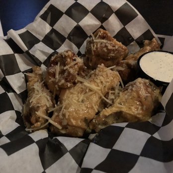 O'Brien's Irish Pub & Grill - Garlic Parmesan wings were good - Irish Pub Near Me - Brandon, Florida