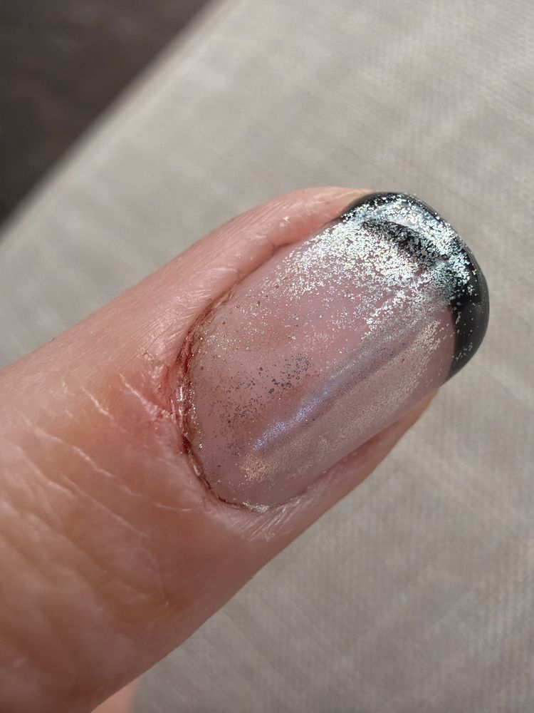 Amy's Nails Logo