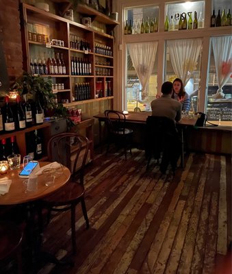Le Comptoir du Vin by null