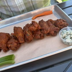 BRIXX Brewhoise - Happy hour chicken wings