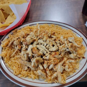 The Nopal - Arroz con pollo. I like how the rice doesn't have random veggies in it like some places - Mexican Near Me - NEW PALESTINE, Indiana The Nopal - Arroz con pollo. I like how the rice doesn't have random veggies in it like some places - Mexican Near Me - NEW PALESTINE, Indiana