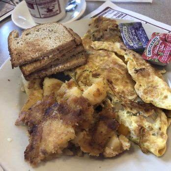 Country Corner Diner - Omelette with home fries and rye toast - New American Near Me - Bethany, Connecticut Country Corner Diner - Omelette with home fries and rye toast - New American Near Me - Bethany, Connecticut