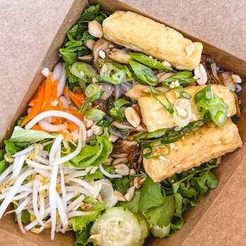 Banana Blossom Bistro - mushroom and tofu vermicelli bowl - Vietnamese Near Me - Riverdale, Maryland Banana Blossom Bistro - mushroom and tofu vermicelli bowl - Vietnamese Near Me - Riverdale, Maryland