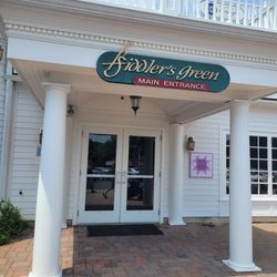 Fiddler's Green Shops and Restaurants - Entrance