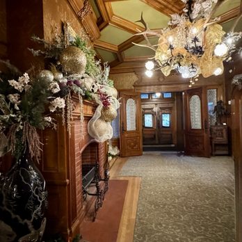 The Captain Frederick Pabst Mansion - Museums Near Me - Milwaukee, Wisconsin