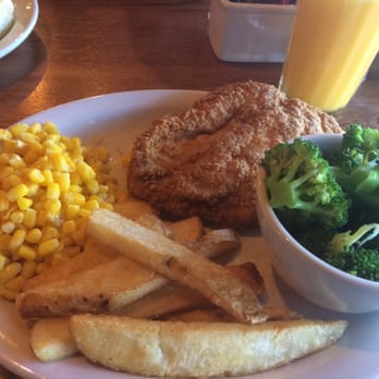 Cracker Barrel Old Country Store - Chicken fried chicken with no gravy, corn, broccoli and fries - American Near Me - Slidell, Louisiana Cracker Barrel Old Country Store - Chicken fried chicken with no gravy, corn, broccoli and fries - American Near Me - Slidell, Louisiana