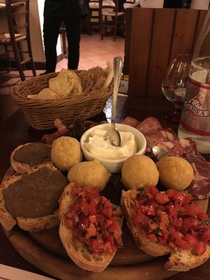 Da Que' Ganzi Trattoria Osteria by null