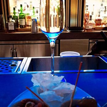 D Bar - Glass of prosecco and complimentary snacks that are provided. - Lounges Near Me - Toronto, Ontario