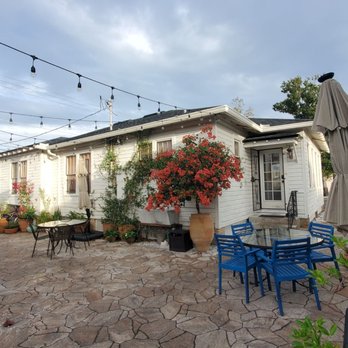 Psomi - Outdoor Patio - Bakeries Near Me - Tampa, Florida Psomi - Outdoor Patio - Bakeries Near Me - Tampa, Florida