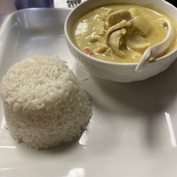Thai Diamond BBQ - Chicken in Yellow Curry - Thai Near Me - Glendora, California