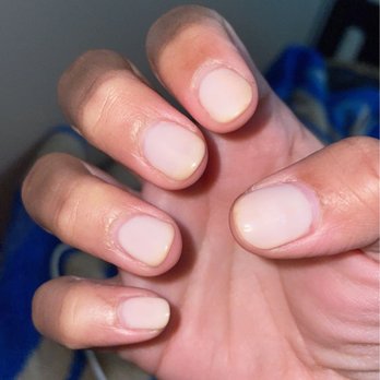 Bellaviva Nail Bar - this was after 5 days.. - Nail Salons Near Me - Aurora, Illinois