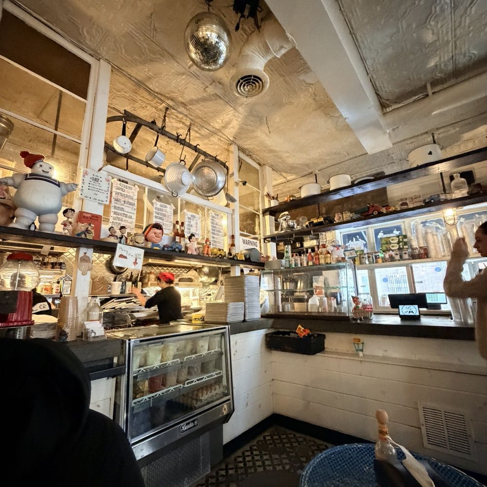 Lella Alimentari - Inside of Lella Alimentari - Coffee & Tea Near Me - Brooklyn, New York